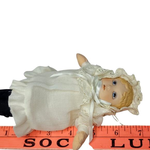 Rare SIGNED 1988 Vintage Victorian-styled "Dolly" By Jan Hagara - Picture 8 of 9